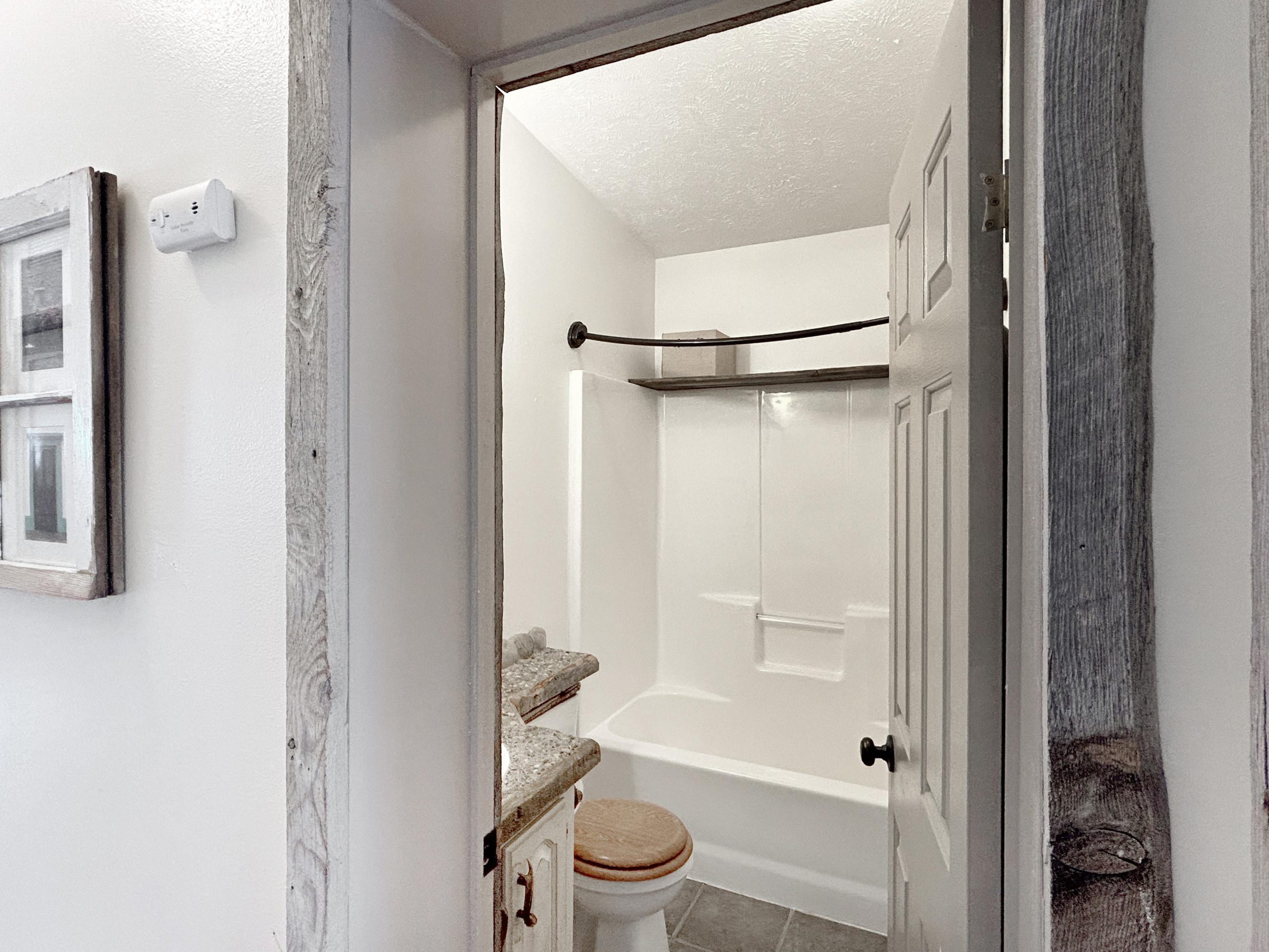 upstairs_bath (wecompress.com)